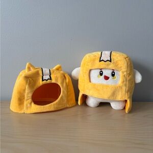 Lanky Box White Plush with 2 Removable Hats